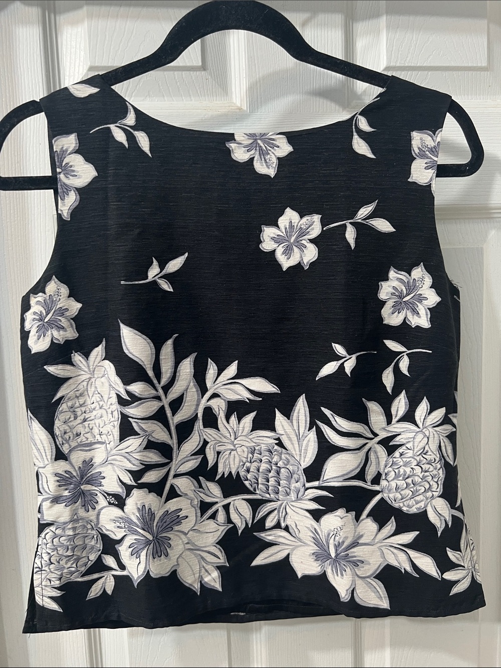 Tommy Bahama 100% Silk Hawaiian Pineapple Floral Sleeveless Tank Top Size 6